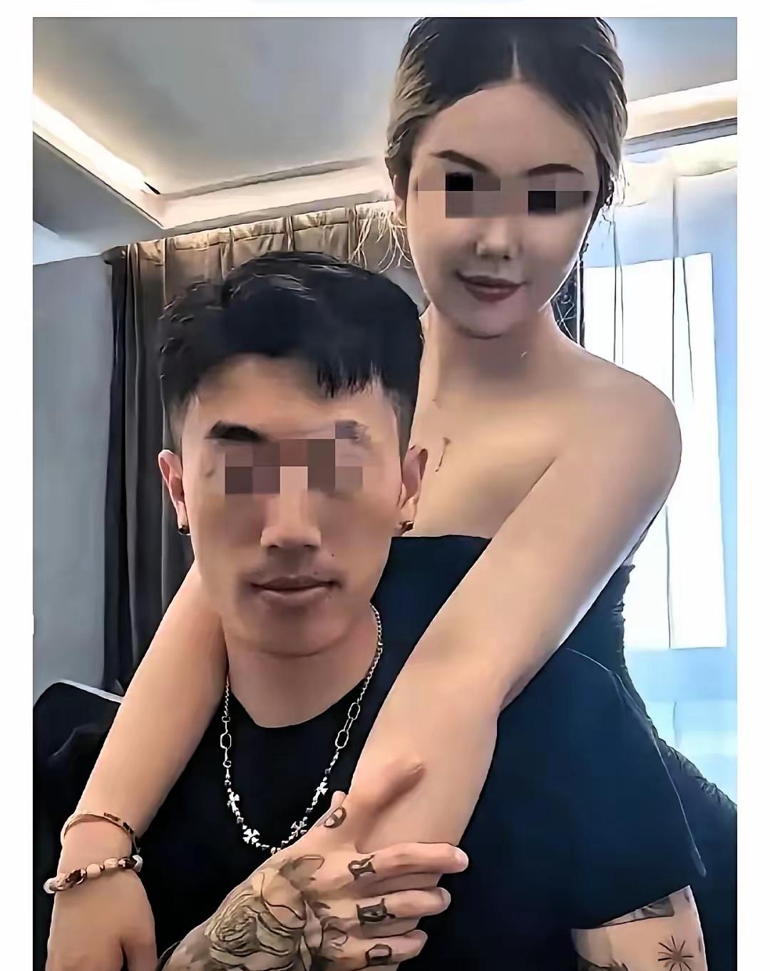 她脑子有问题。
青岛那个护士的事，网上都传开了。她值夜班的时候，把自己有纹身的男