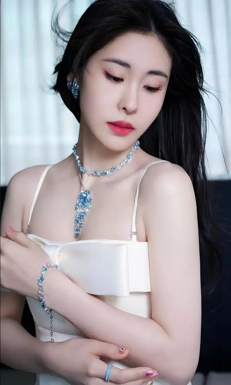 这是“被淘汰还搭了两万”😂。竞技舞台的票数或许不能定义全部，但扎实的全开麦唱功