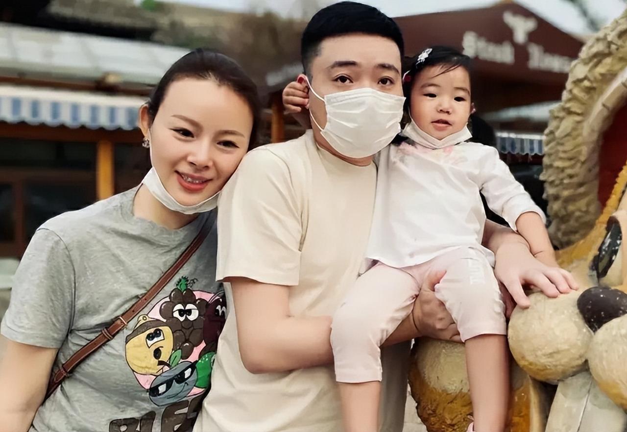 丁俊晖为啥会娶一名普通编辑做妻子呢，为了她丁俊晖甚至愿意放弃女神潘晓婷，要知道，