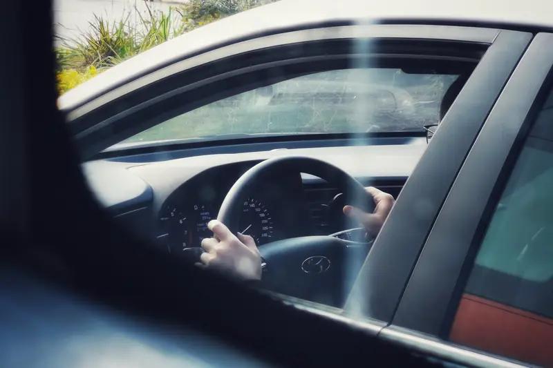 1月4日凌晨2点多，司机在下沙一家酒吧门口接到一位男乘客，目的地是萧山，全程22