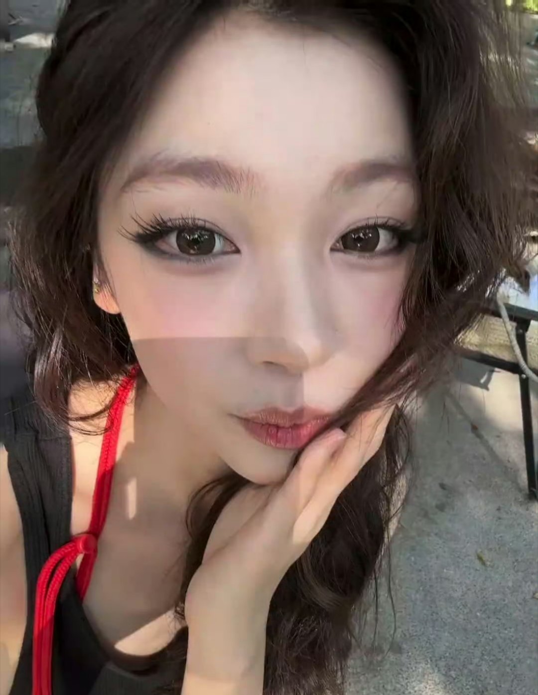 易梦玲马甲线，今天的健身动力有了，易梦玲姐姐多发点照片我爱看！ 