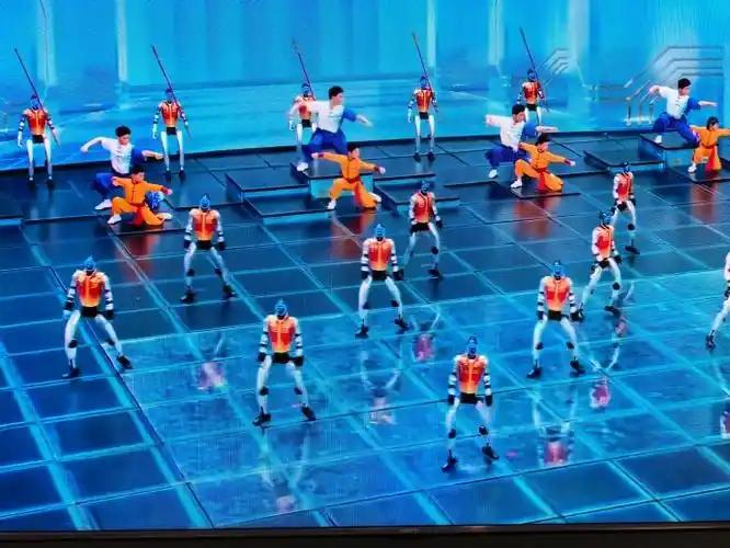 春晚的“中国智造”——机器人，硬实力！
春晚满台跑的机器人太让人刮目了，宇树科技