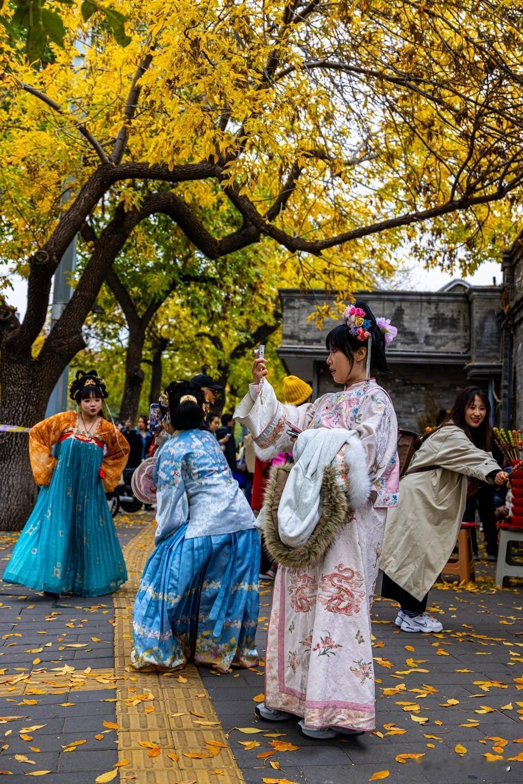 最新小学生口头禅。如果用翻译成古文到底是怎么样的？
课代表来啦：
“那咋了”👉