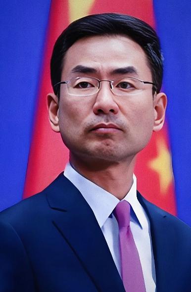 认怂就是认怂，别拿格局当遮羞布，这玩意儿最容易麻痹人的心智！
 
麻烦看官老爷们