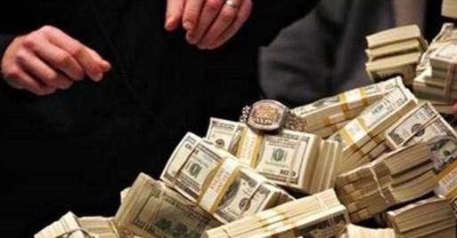 有人说，美国欠中国钱，给中国打了欠条，现在中国让美国还钱，美国还不起，中国把这个