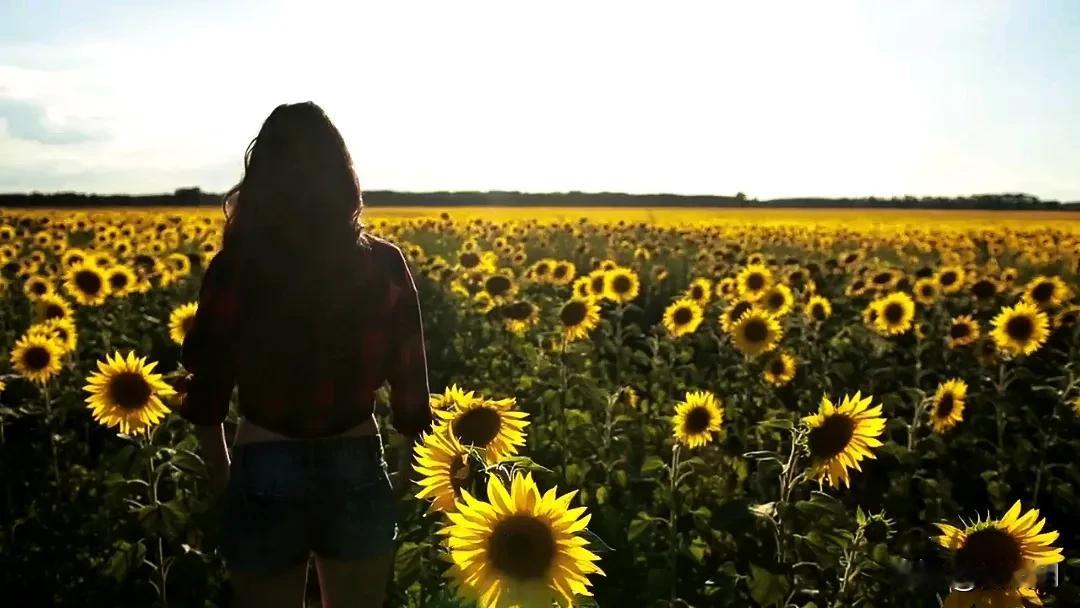 #什么样的女人容易幸福# 每个人对幸福的定义可能会有所不同，但我个人认为以下几种