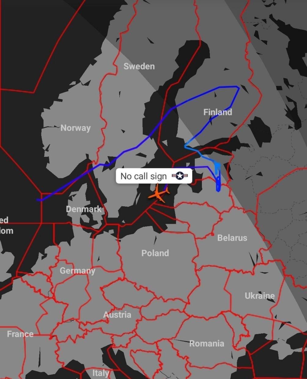 美国 B-52 轰炸机在波罗的海及俄罗斯西北部边境上空执行任务。