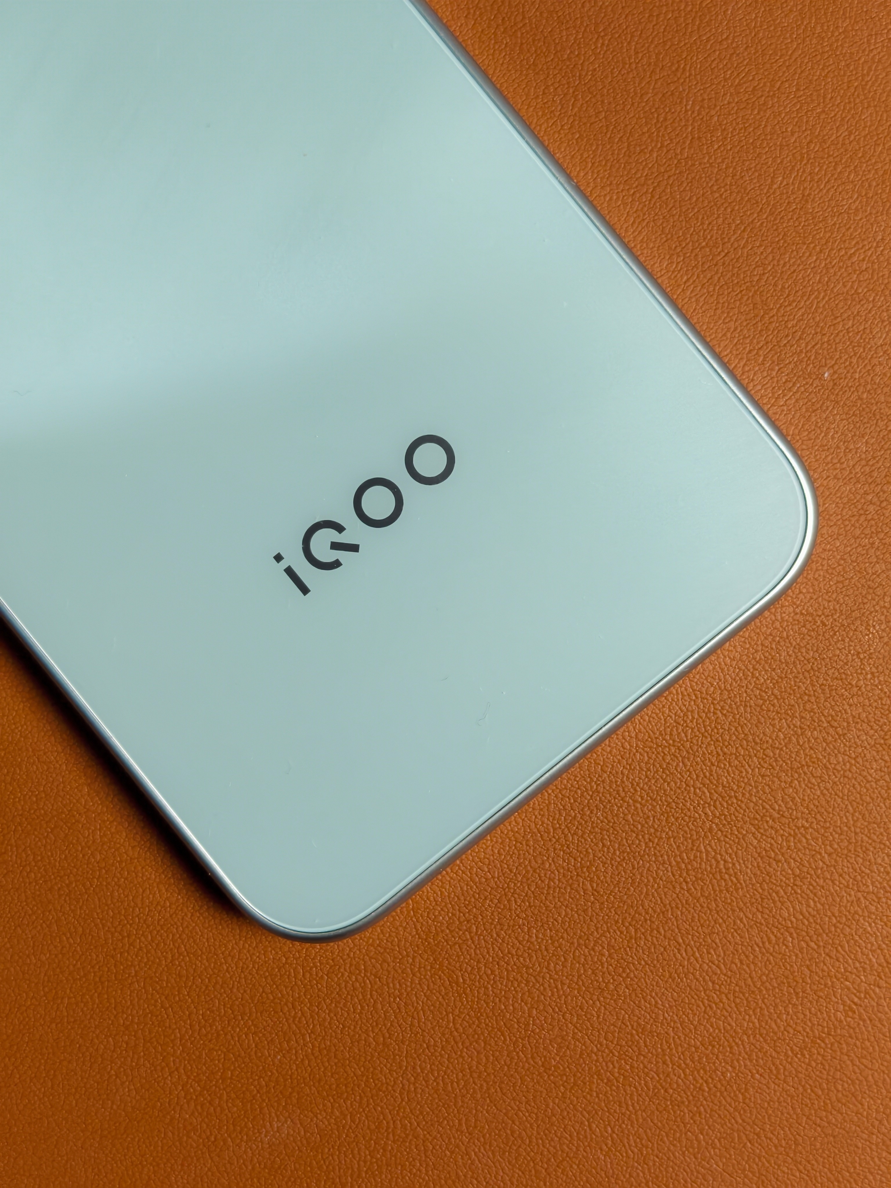 iqoo[超话]iQOOZ11S 如果选机第一需求是续航，那iQOO Z11S一