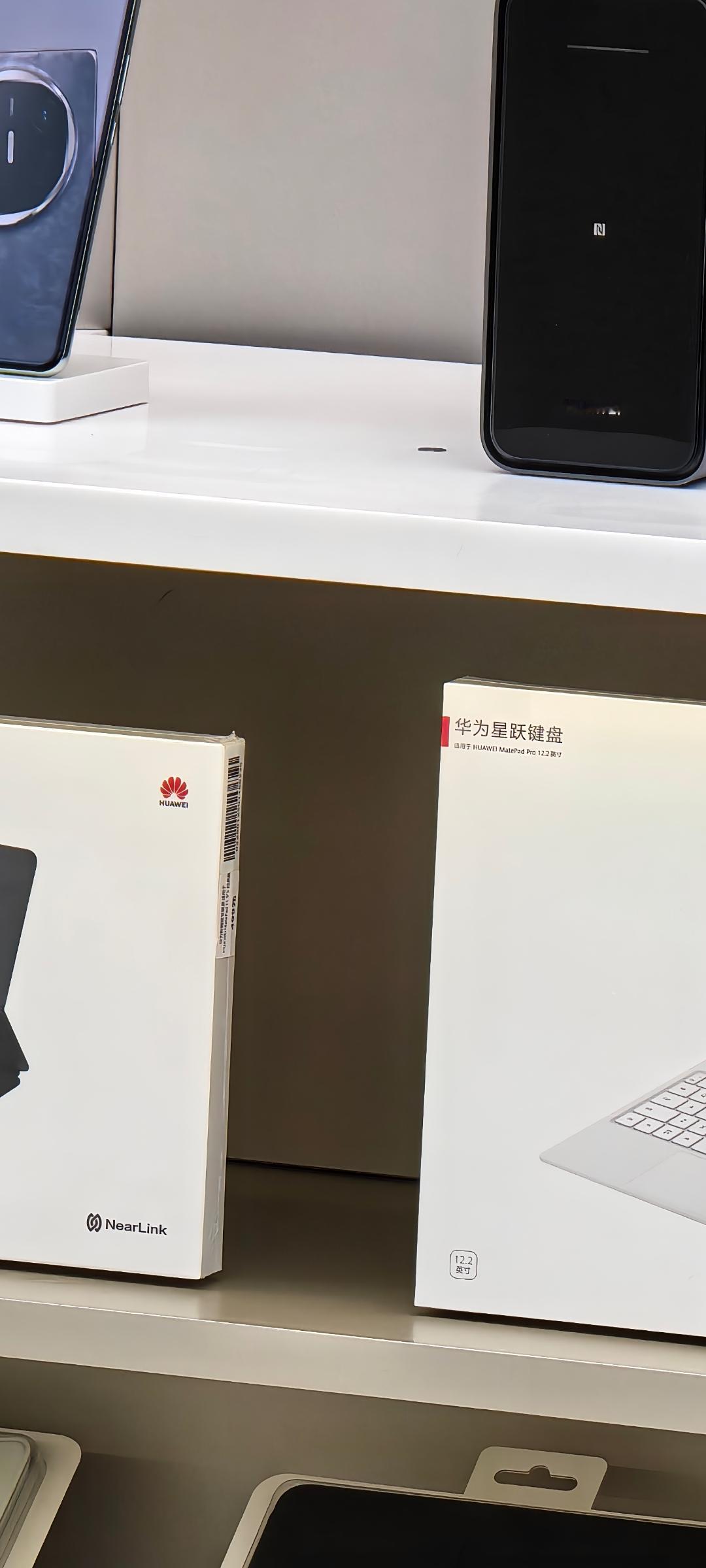 中心放大之后截图，再来看看👀单数华为 Pura80 Ultra 十倍放大截图，