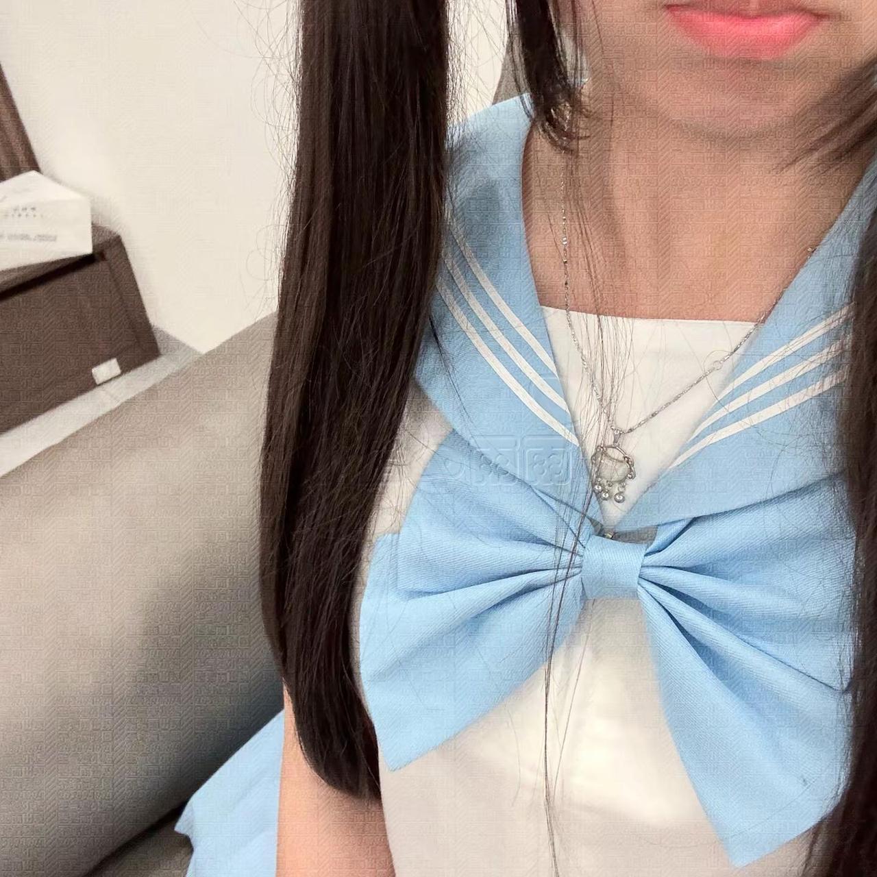 我确实聊过很多男生 什么类型的都有 帅的 不怎么好看的 比我大的 比我小的 每次