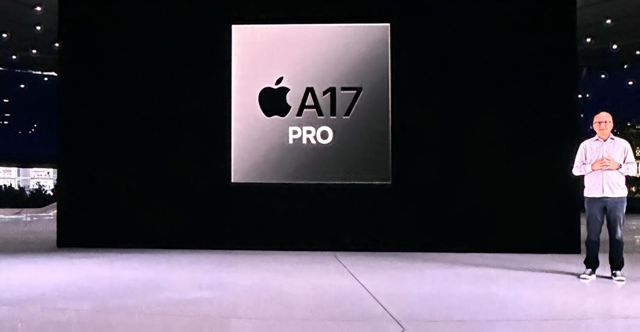 最近好多朋友问我，在这手机品牌疯狂更新换代的大环境下，咋选手机？我觉着吧，与其说