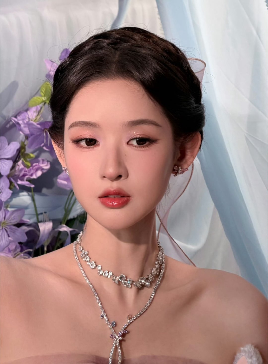 合理的，这个时候取消行程才是正确操作。既避免了把事件焦点转移到明星身上，也免得艺