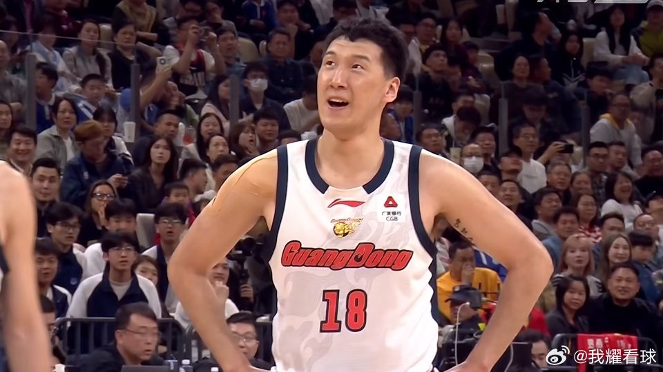 麦考尔两罚不进，杜润旺赔上三分犯规，这比赛还有悬念...深圳男篮vs广东男篮