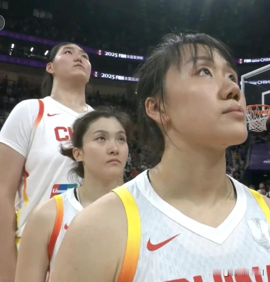 紧张刺激！中国女篮51-49，上半场结束中国女篮领先日本队2分。

今晚19时3