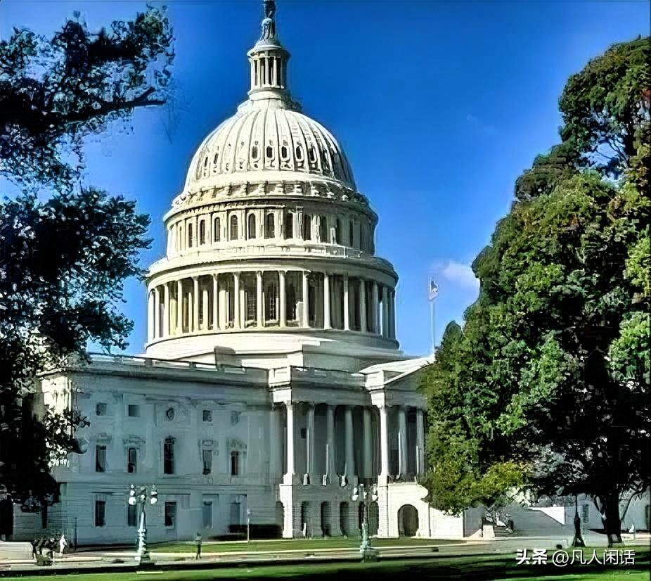 白宫突然按下对台军售暂停键，并非收手，而是一场精准的利益置换。这笔已进入国会审批