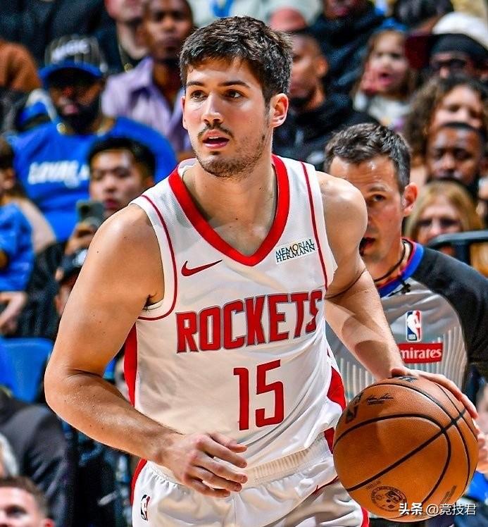 火箭背靠背击败开拓者，我全程看完了比赛，有几点实在忍不住要吐槽：
谢泼德进攻端确