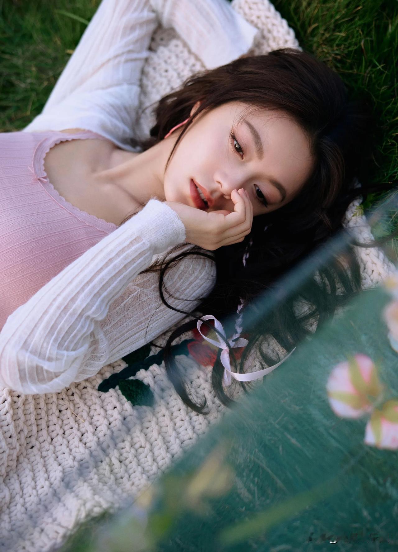 赵今麦夏日吊带好美