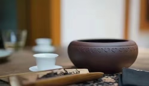 生活就是以零碎的美好充盈着生命，丰富着人生愿留一抹闲情，慢度日常撷一抹幽香，敬来