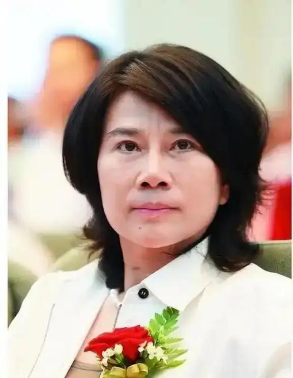 俞敏洪icon问董明珠icon：“为什么你丈夫去世将近30年你都没有再婚？”董明