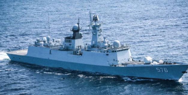 这下硬气了！中方警告美军封锁：不得阻挠我船只通过海峡！
就在 4 月 13 日，