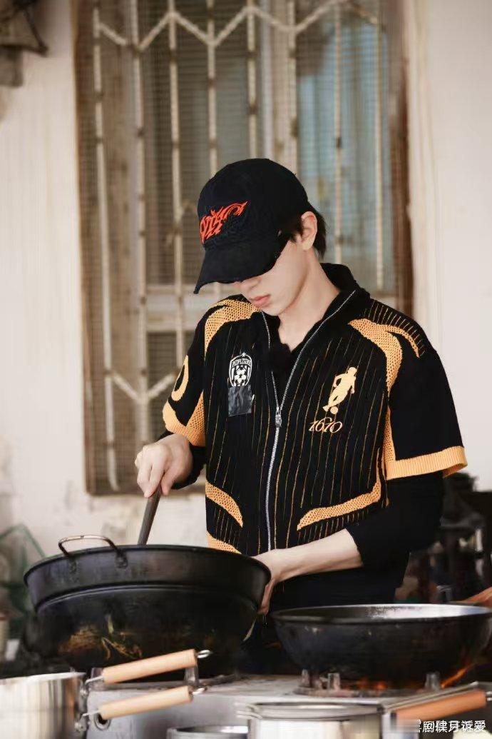 何浩楠我吃我自己 何浩楠这脑回路也太清奇了，我吃我自己是什么可爱发言，从田里到厨