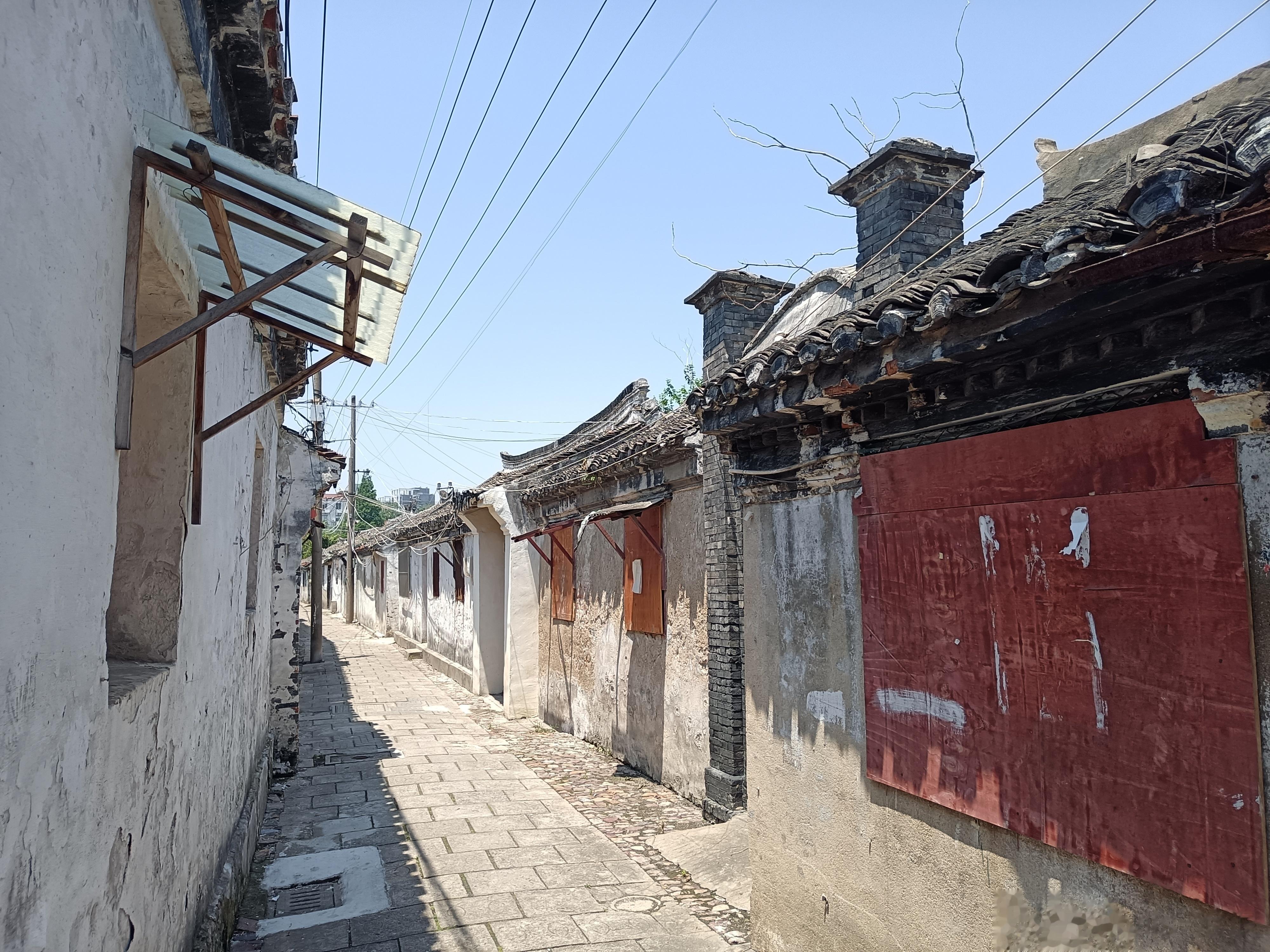 南通寺街历史街区，已是征收后空荡荡，不知能否有生机绽放的机会 ​​​