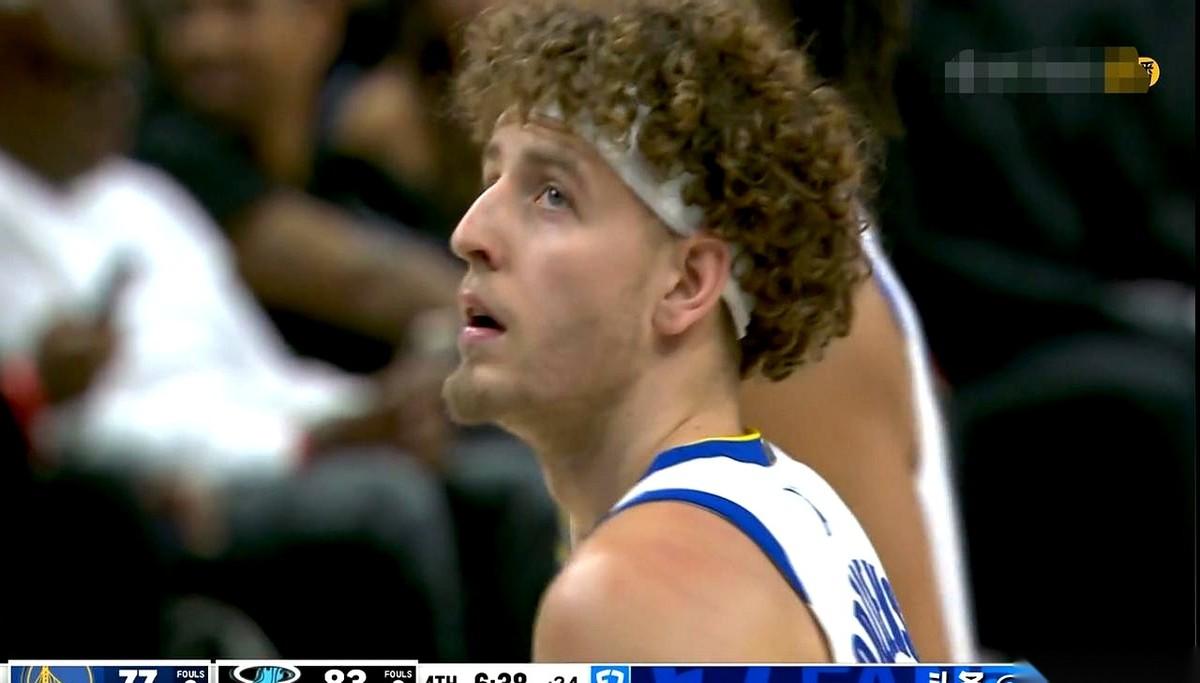 我有时候真挺佩服有些球迷的。
就因为一场球没打好，19中6，三分7中2，上来就把