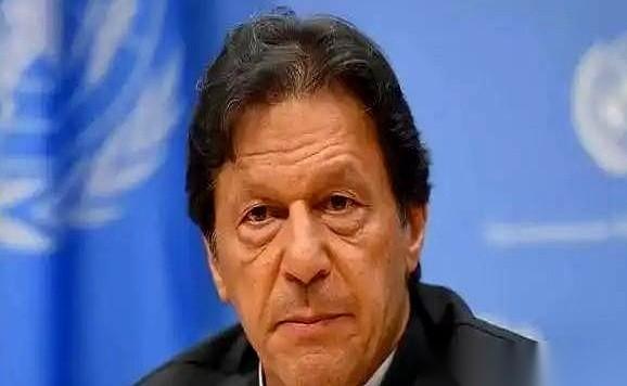 前总理的儿子，在网上公开喊话：谁能给我一张照片，证明我爹还活着？
就这一句话，比