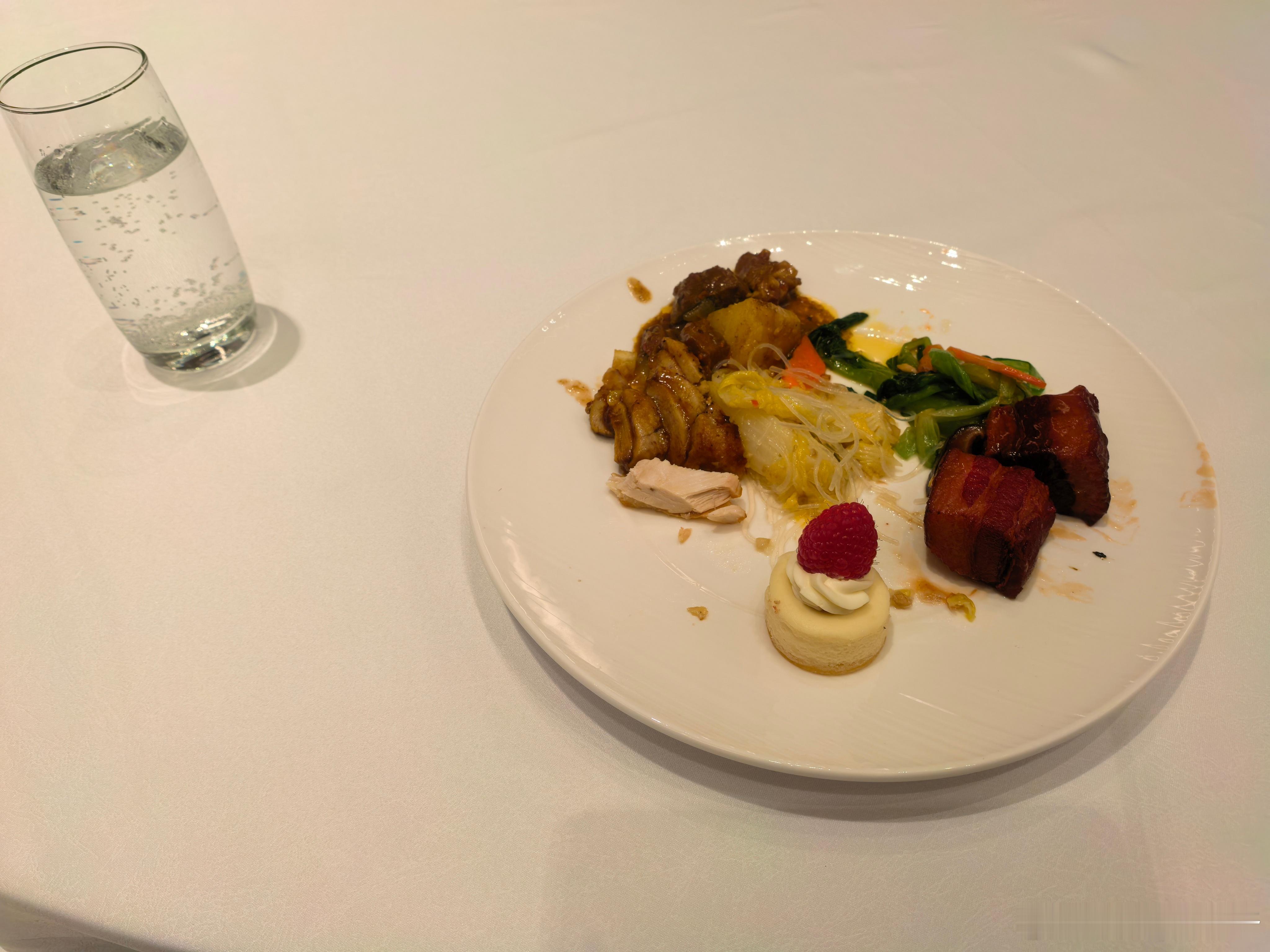 刚吃过饭，继续吃[笑cry][笑cry][笑cry]  ​​​