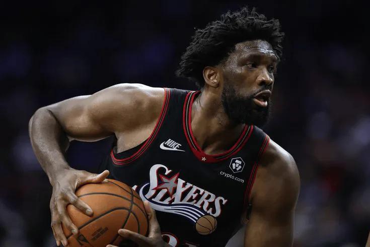 惨淡！不堪入目，难以置信，大帝下滑如此之快，触目惊心。
76人主场打湖人，三节打