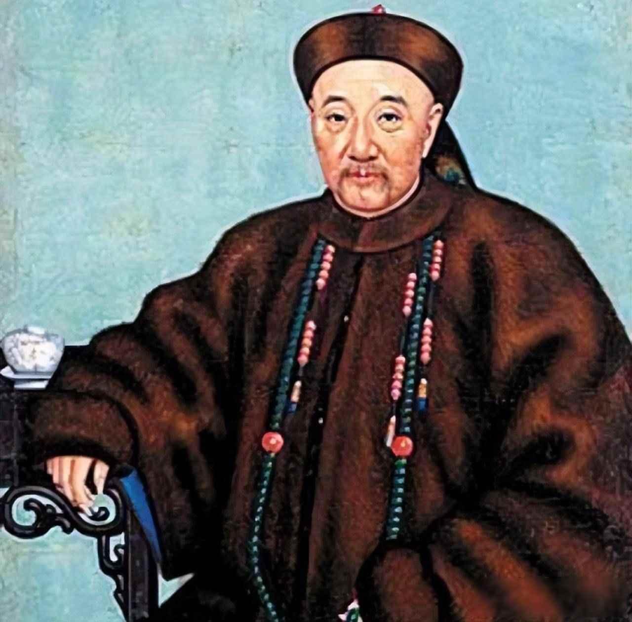 清朝首富胡雪岩在被慈禧抄家前，他早就预感到胡家不保，深夜，12个小妾睡得正香，胡