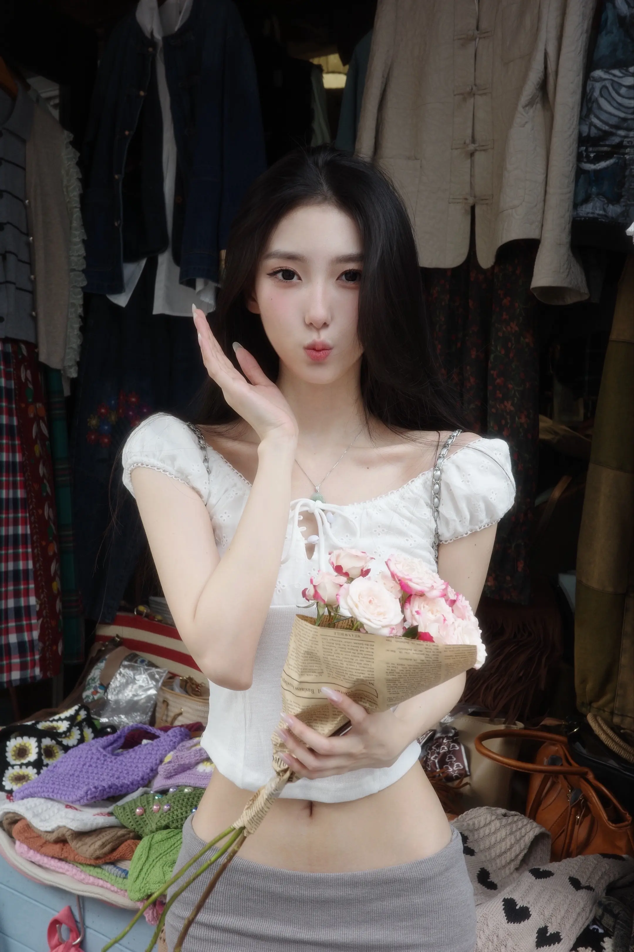 你是一个很好的女孩 谁和你在一起都会幸福 你就这样一直蹦蹦跳跳开开心心...