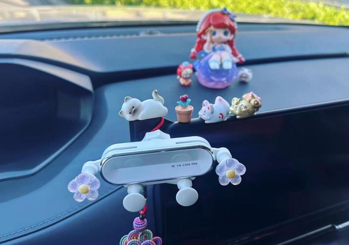 之前提车的时候买了一个车载香水，因为我的汽车是没有香薰的，觉得车内淡淡的香味很有