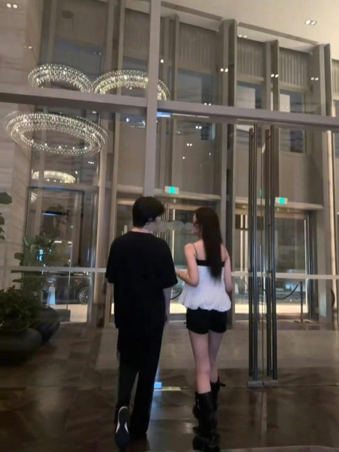 [浪]梓宁和好朋友在一起。 ​​​