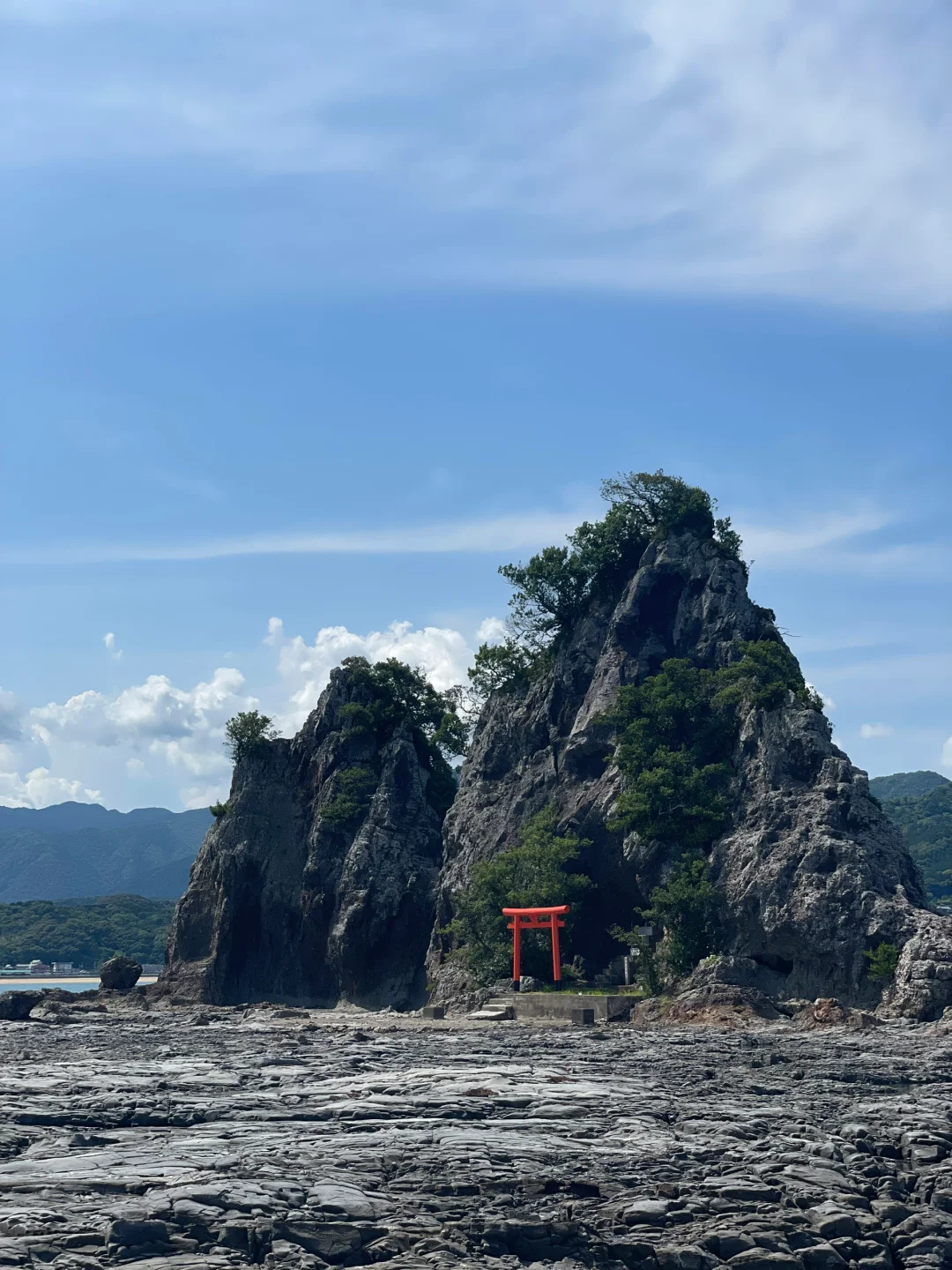 这可能是日本最孤独的鸟居了 怎么拍都好看