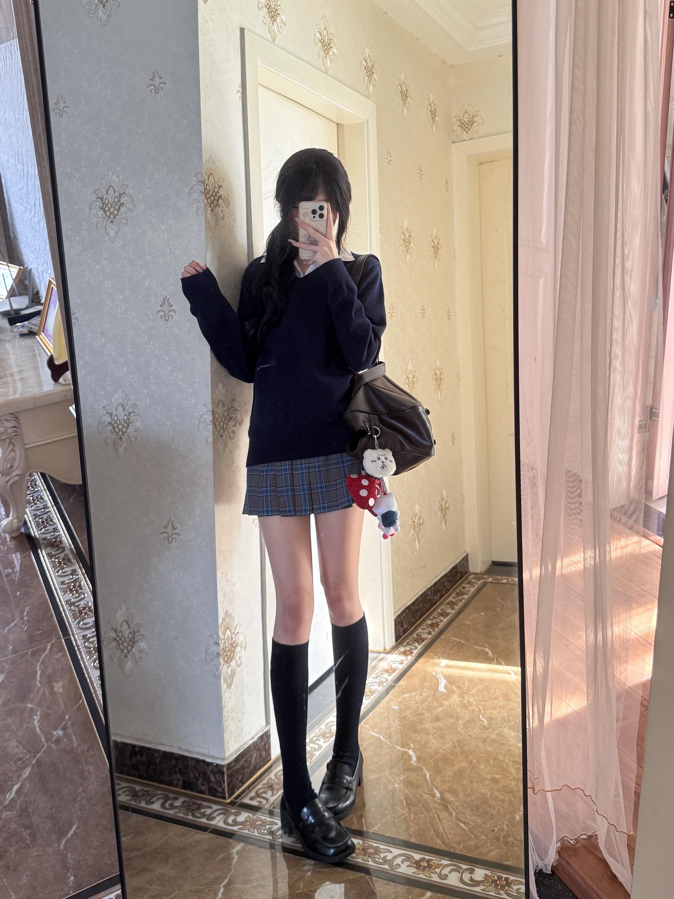 人总是喜欢反季节就像幸福总是后知后觉的