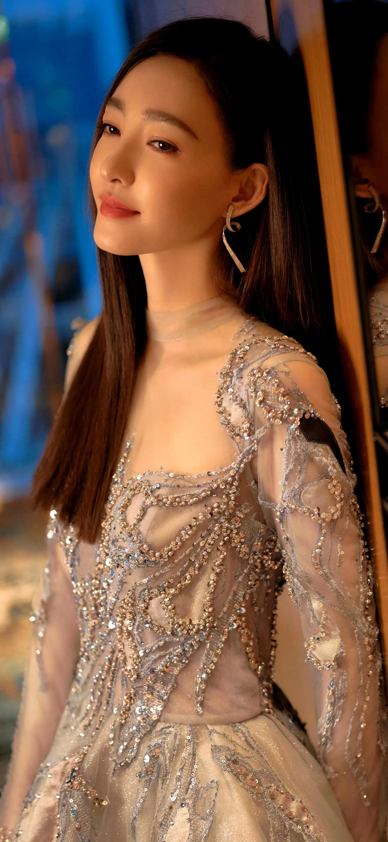 #女明星谁最美# #明星美图# #惊艳女神# #王丽坤#
达人推荐 女主角唇泥