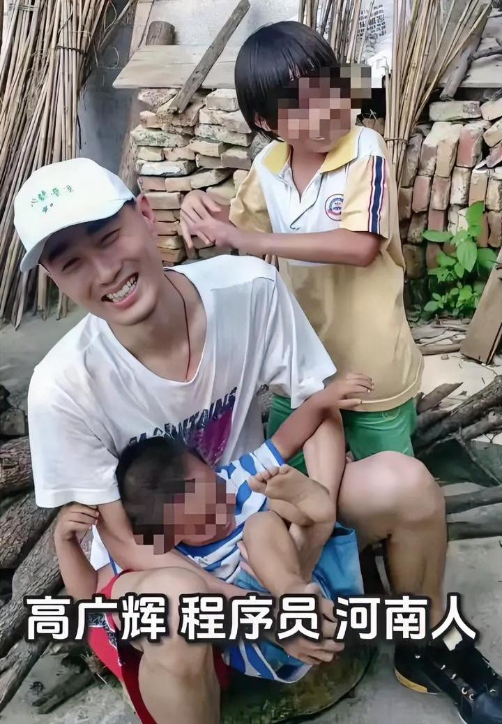 人都猝死了，还发消息让干活，抢救期间还被拉进新的工作群，这就是我们打工人的现状。