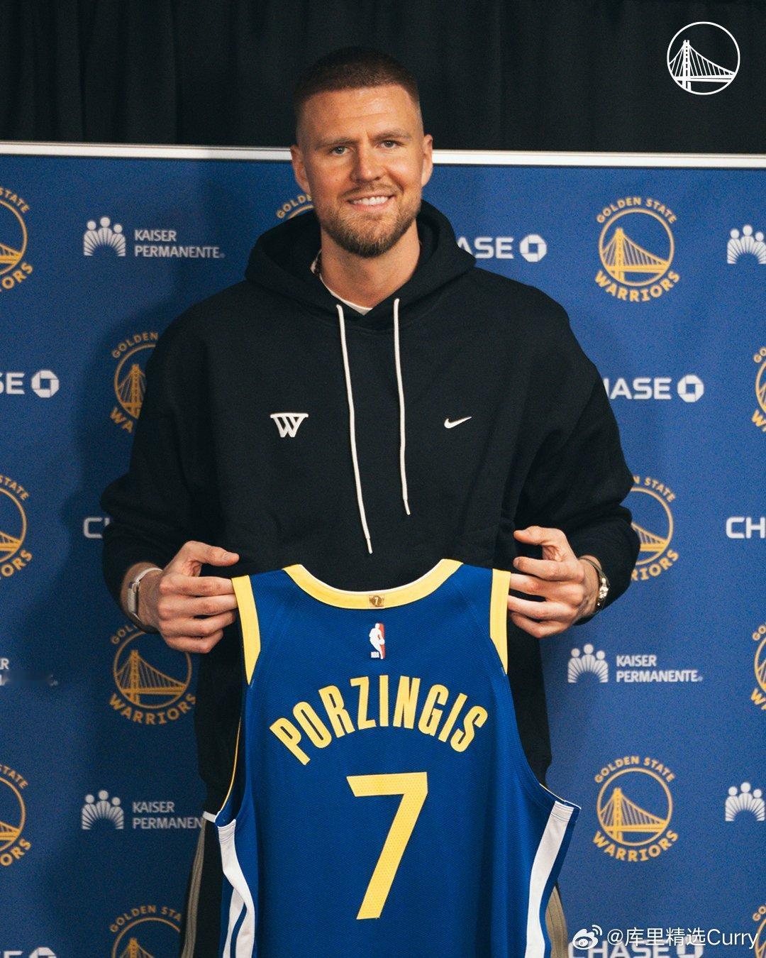 勇记表示，波神勇士首秀可重点关注以下几个方面：面对身材更小的错位防守，能有多频繁