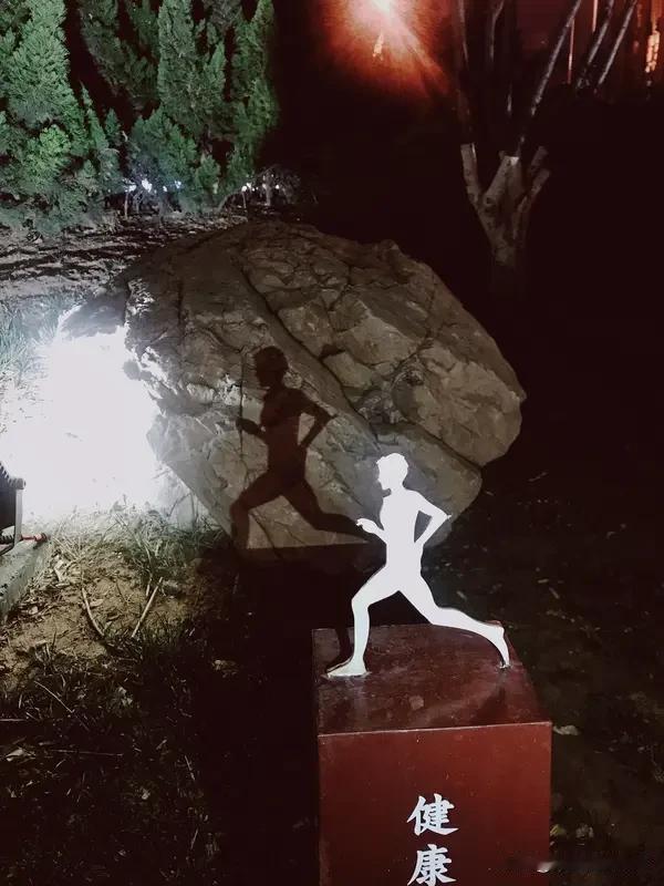 人生中什么才是最珍贵的人生最珍贵的，并非万贯家财或显赫名利，而是健康的体魄、真挚