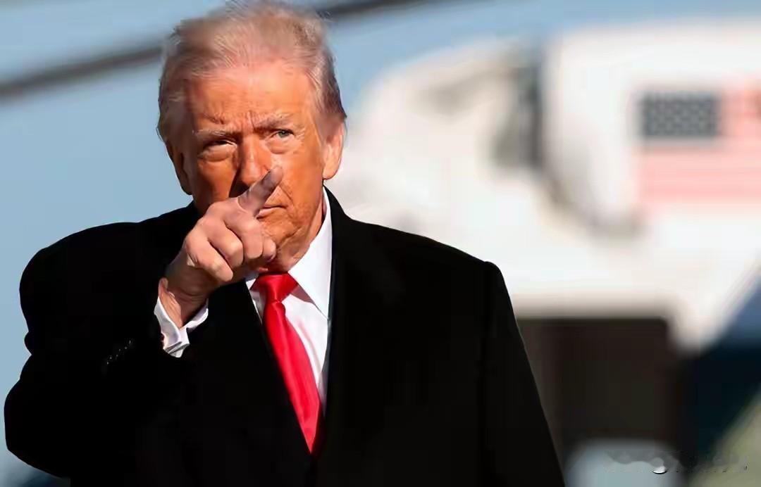 大兵压境美伊大战一触即发，有网友疑惑，特朗普此番打击伊朗真正目的又是什么！其实台