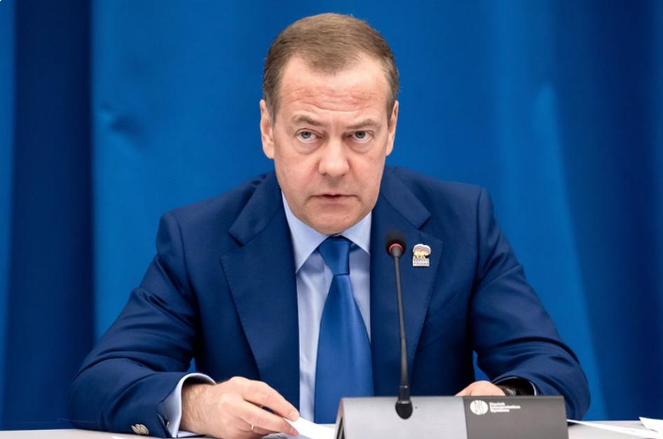 美俄关系破冰信号？梅德韦杰夫表态：美国新安全战略开启对话窗口
 
12月7日，俄