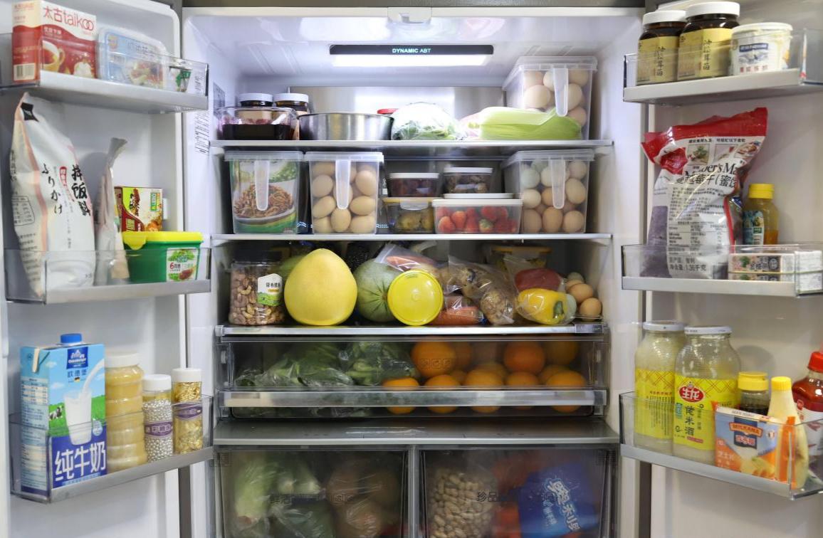这4种东西千万不要放进冰箱，否则会酿大祸，赶紧拿出来

“哎呀，怎么又坏了！”张