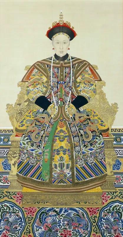 慈禧太后手握大权却没当皇帝，原因挺多的。古代中国男尊女卑观念根深蒂固，武则天称帝