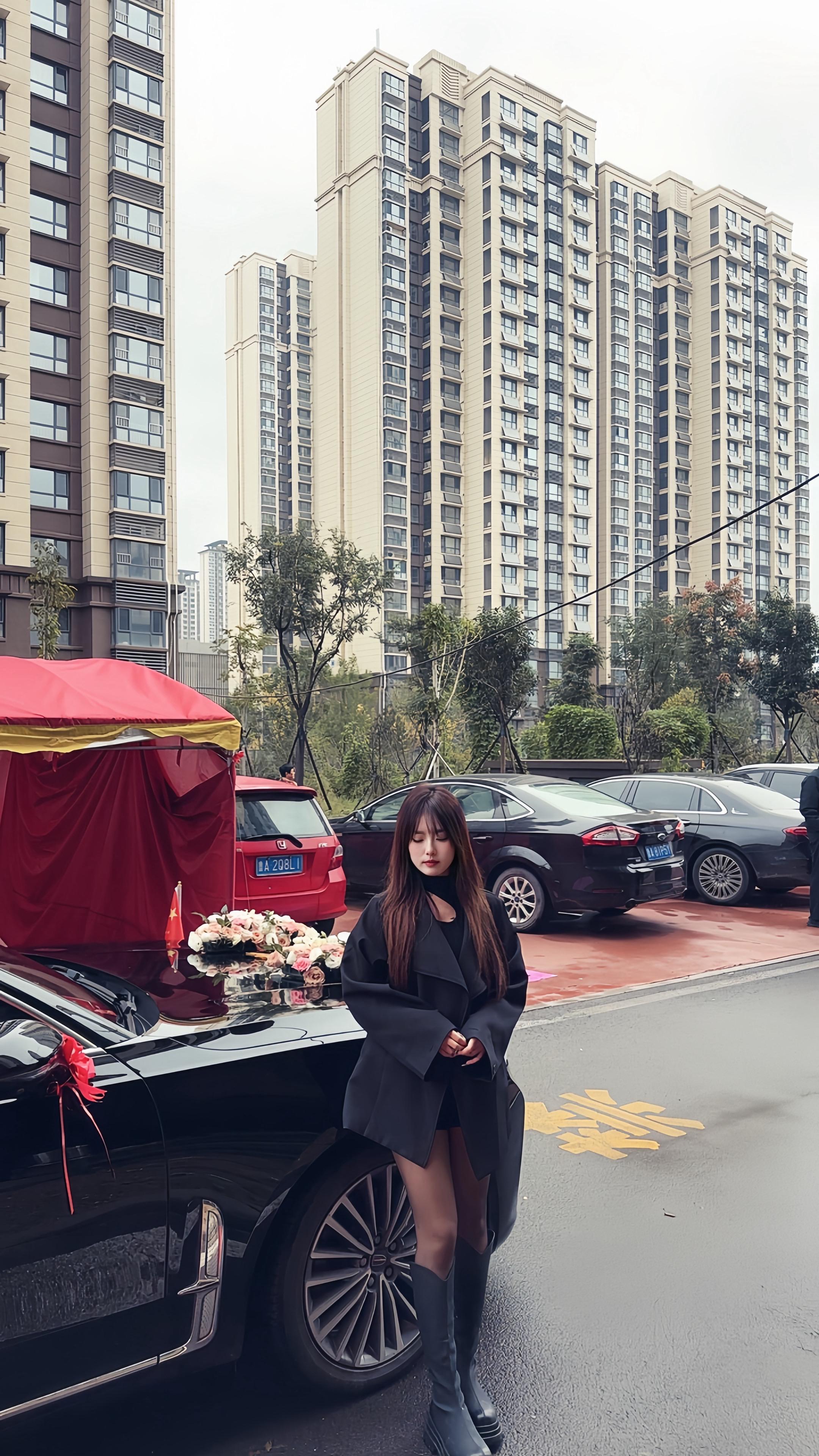 父母会给你介绍丑的，但绝对不会给你介绍穷的