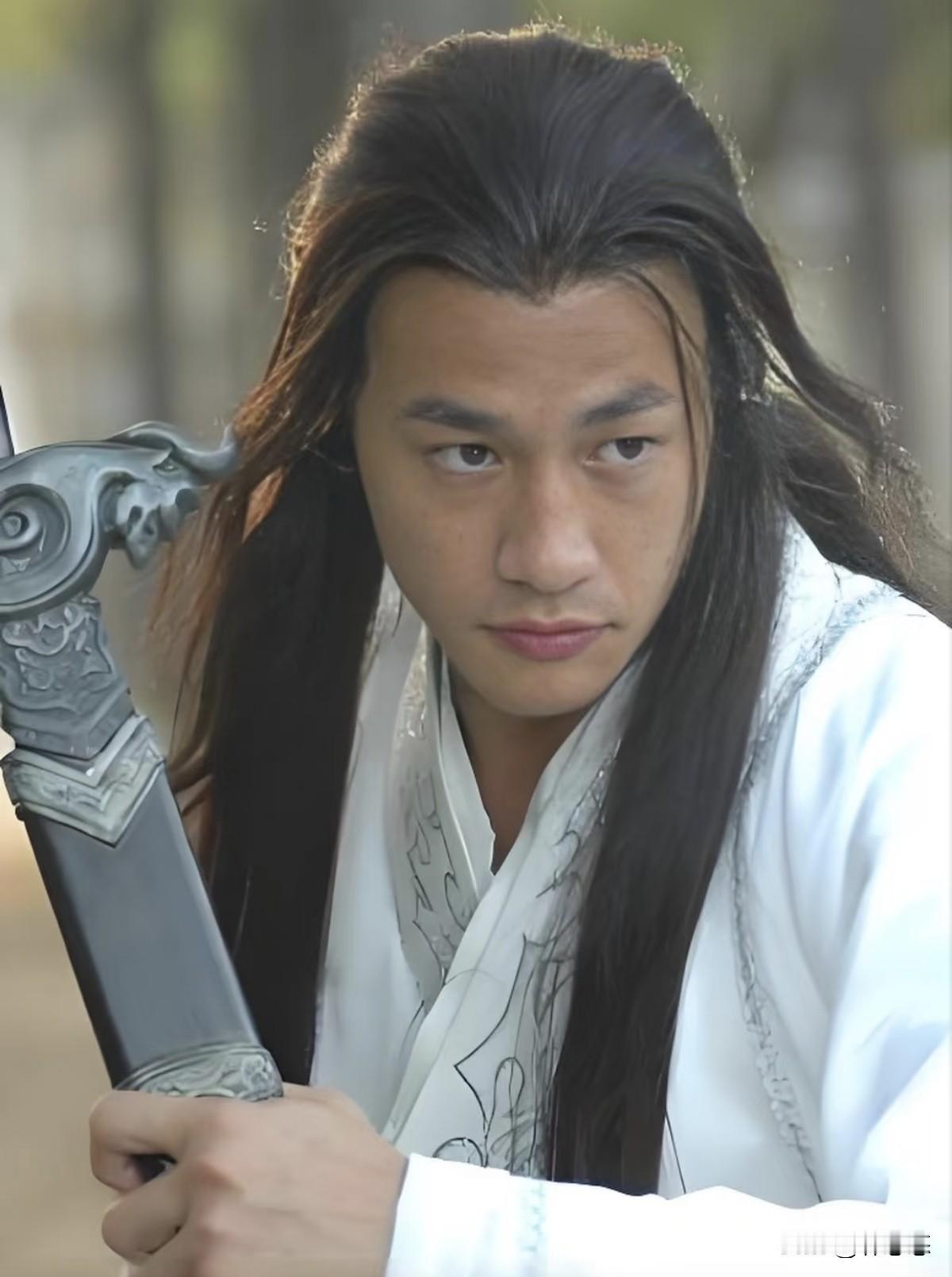 我发现娱乐圈里走红这件事真的挺玄！
何润东以前很火，这几年差点。可是谁知道一部《