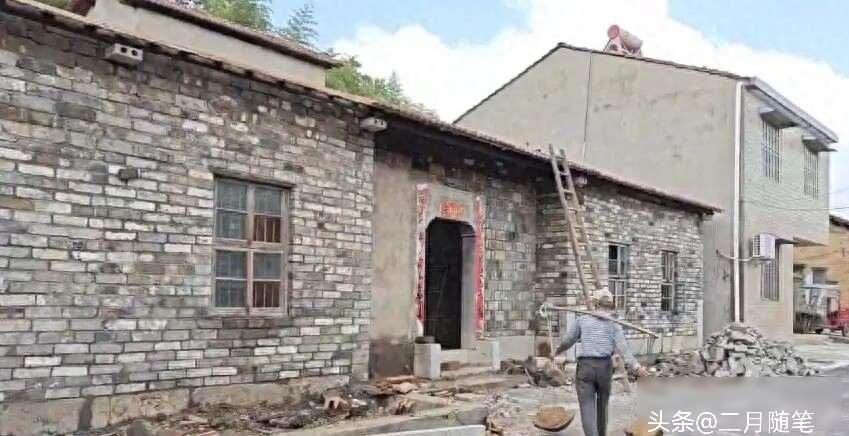 任贤齐感谢乡亲们帮自己修缮祖宅：本来是我应该做的，
只是我没时间！

任贤齐祖宅