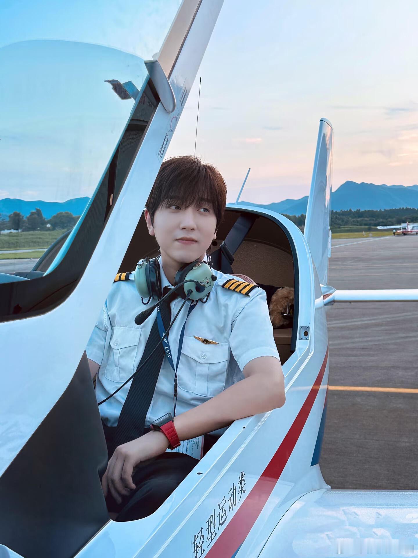 白冰：探店吃遍山珍海味，偷税玩遍花样套路，空壳个体户、名牌包走公账、二手房低报契