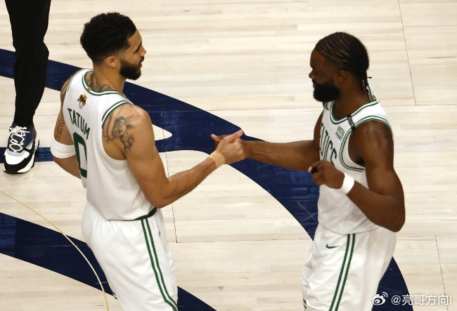 记者Bobby Manning报道，杰伦·布朗谈到如何平衡延续自己MVP级别表现