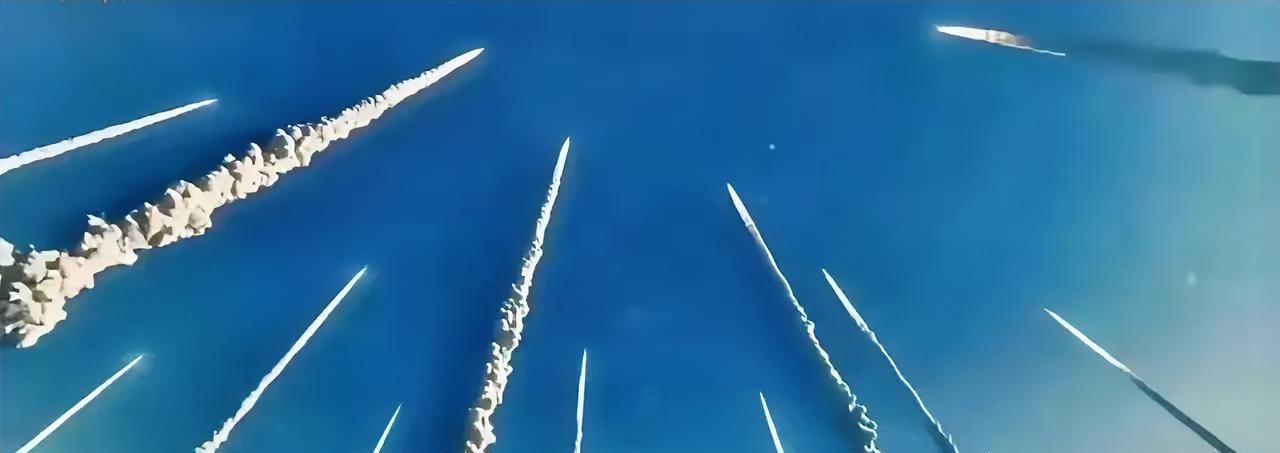 什么是导弹“全时竖立”？
2月4日，央视军事披露，东部战区沿海一线紧张战备中，导